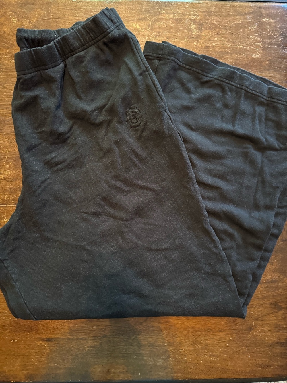 Victoriaโs Secret Sweatpants XL Black Drawstring Joggers Logo